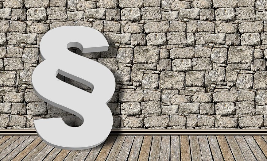 Paragraph vor Mauerwerk auf Holzboden